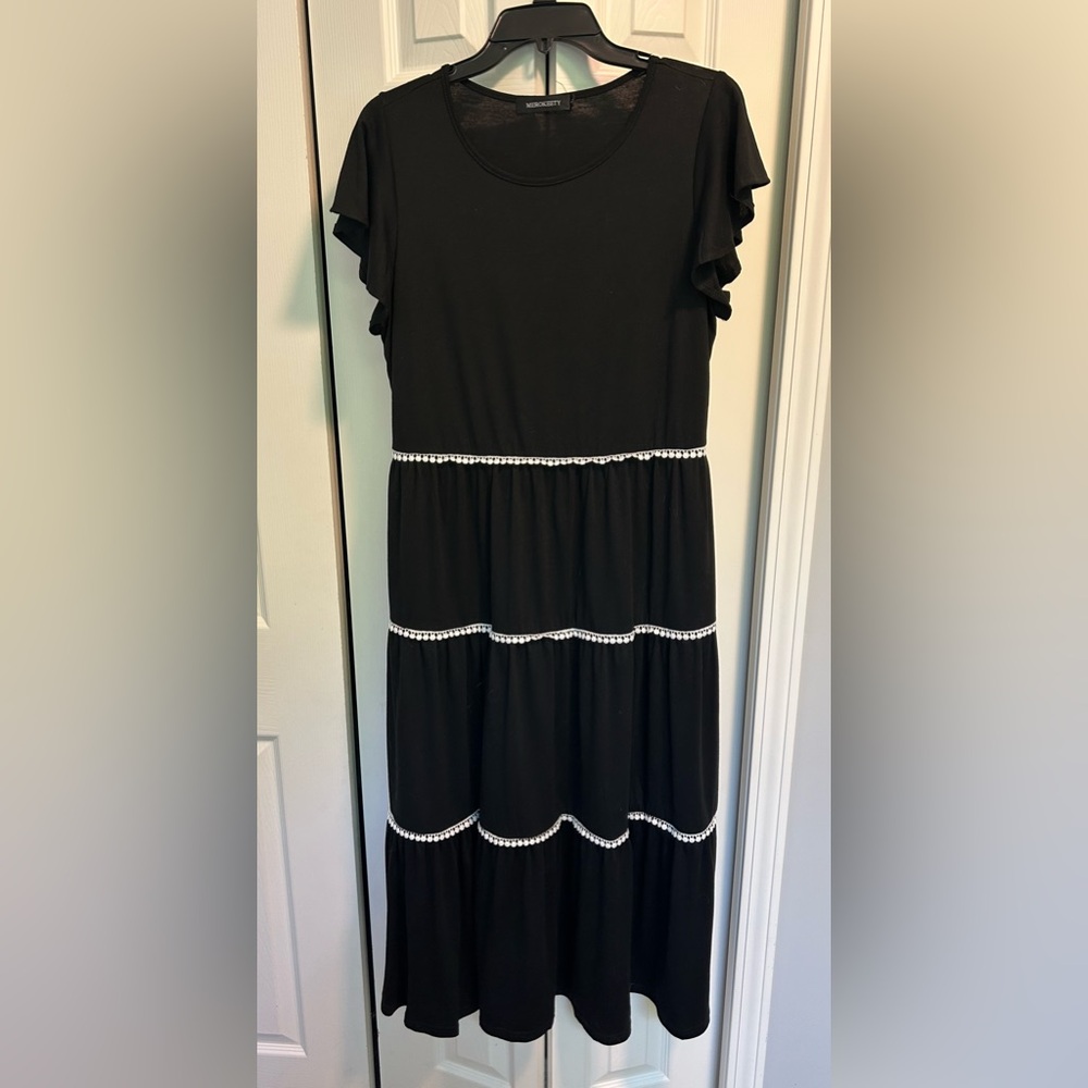 Black and White Crew Neck Sundress with Cap Sleeves